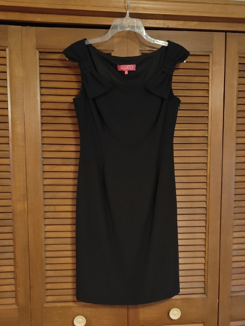 NWT Nine West Black Cap-Sleeve Midi Dress with Boat Neck